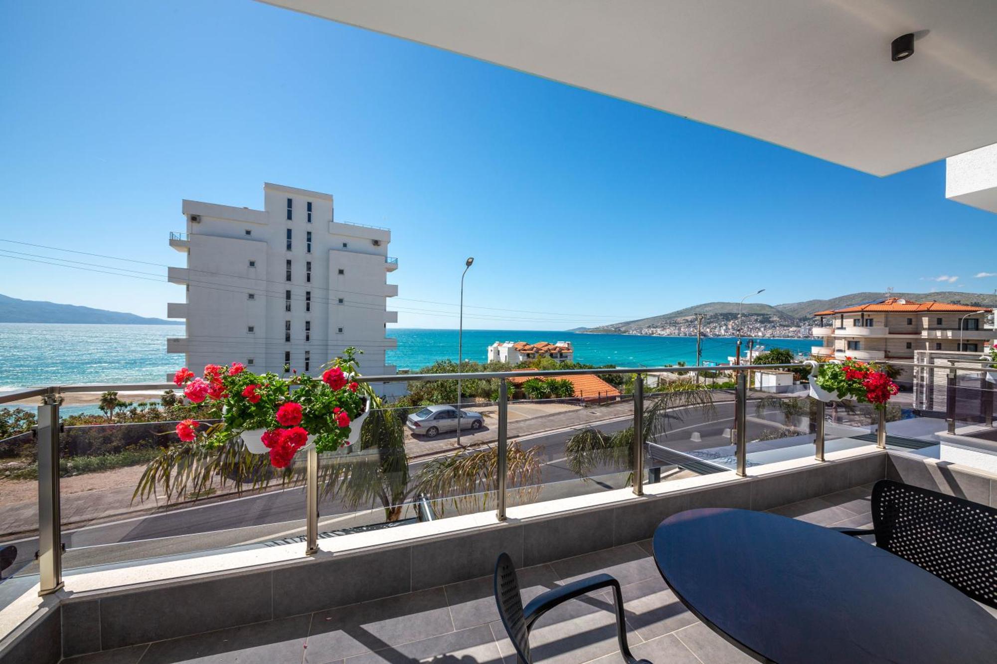Azure Hotel Sarandë