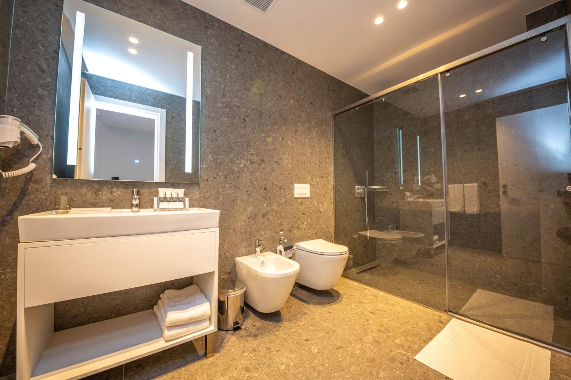 Azure 4* Sarandë